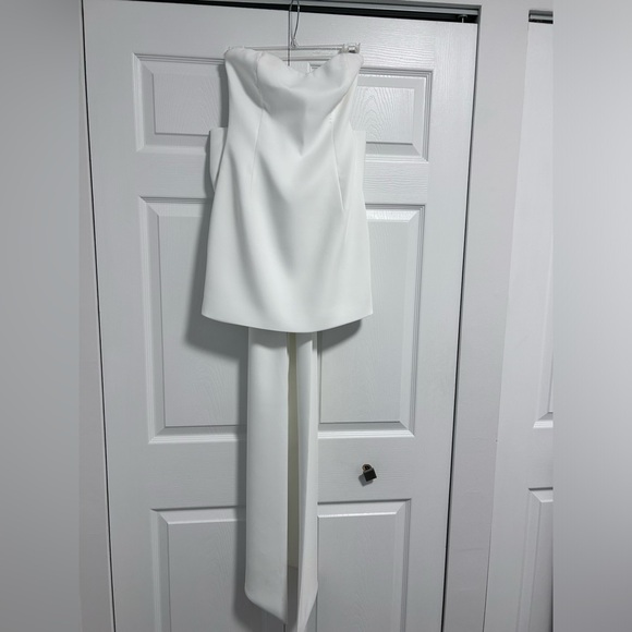 MEREDITH Strapless Bow Mini Dress - White - Picture 7 of 16